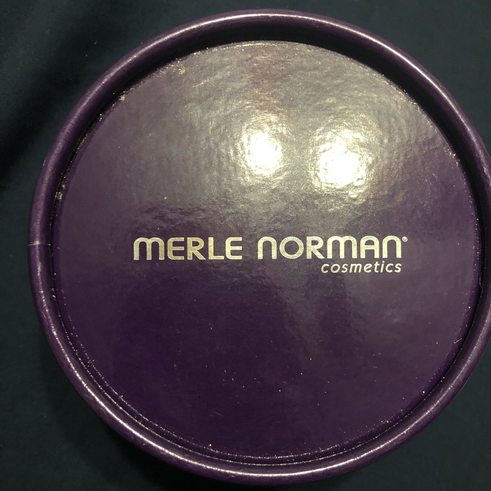 Merle Norman body highlighter powder